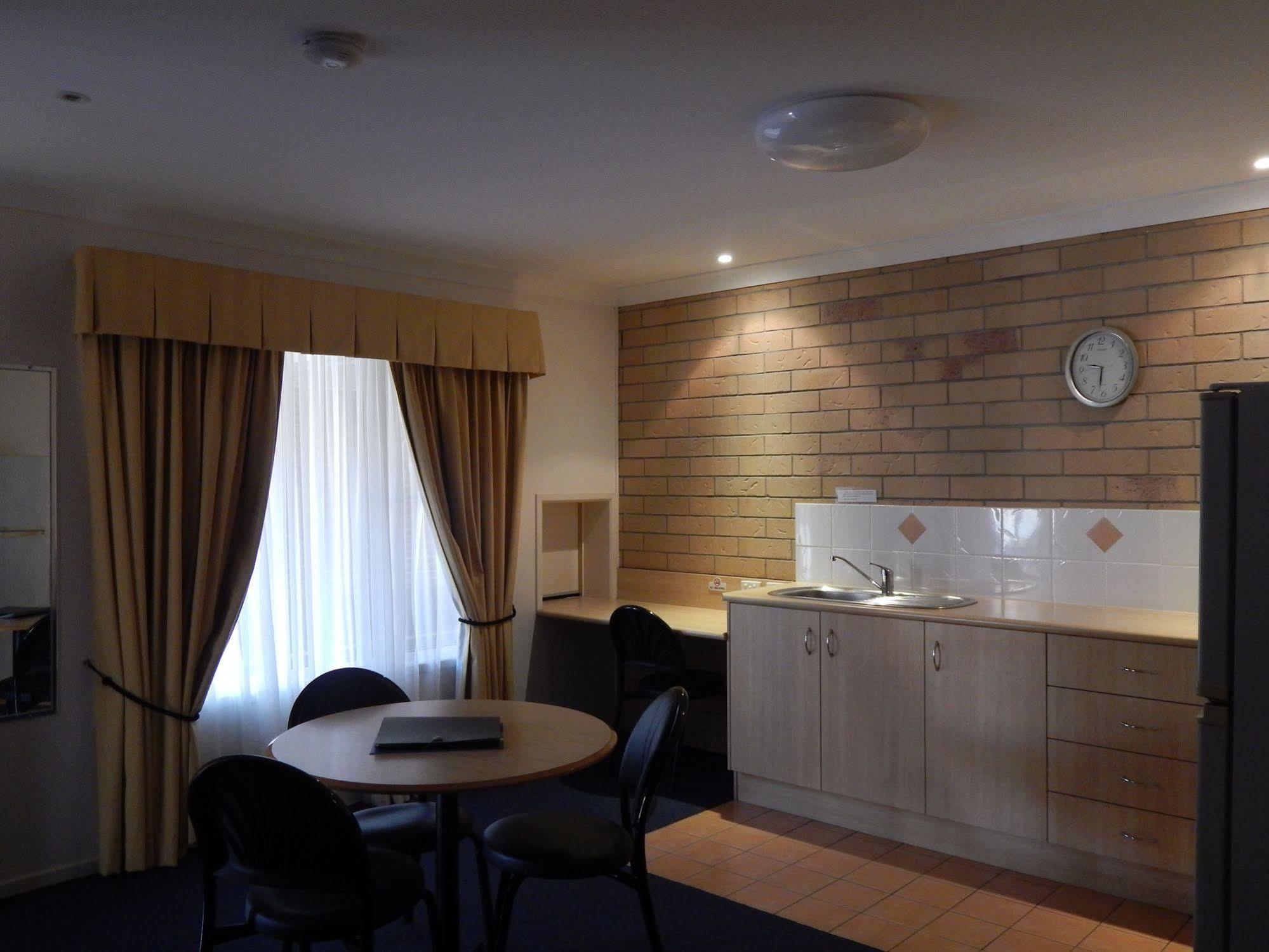 Cotswold Motor Inn Toowoomba Ngoại thất bức ảnh
