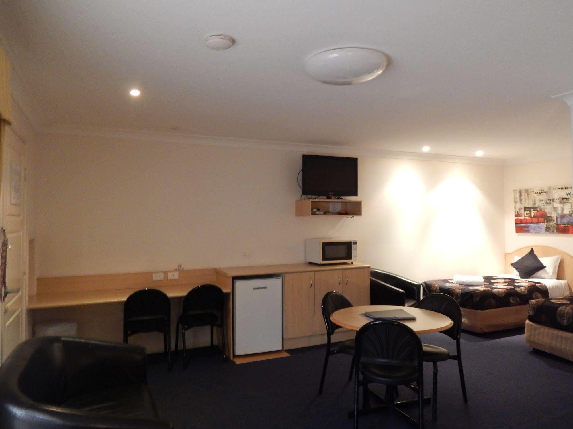 Cotswold Motor Inn Toowoomba Ngoại thất bức ảnh